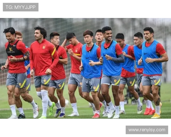 张琳芃再度领衔绿茵战场展现中国足球坚韧精神与无畏斗志